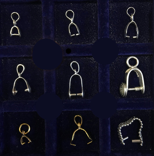 Sélection de bélières pour pierres percées (cabochons, perles...). De 5 à 15 millimètres... Très bonne qualité, parfait pour adapter vos pierres préférées ! Finition Argent, doré ou argenté !&nbsp;