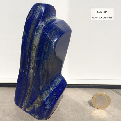 Lapis lazuli, forme libre polie de 131 x 68 x 48 mm - 706 grammes. Un bleu envoûtant et fascinant, pierre des pharaons !