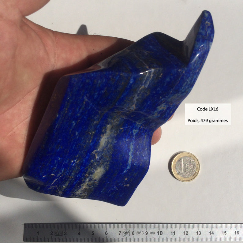 Lapis lazuli, forme libre polie de 135 x 71 x 42 mm - 479 grammes. Un bleu envoûtant et fascinant, pierre des pharaons !
