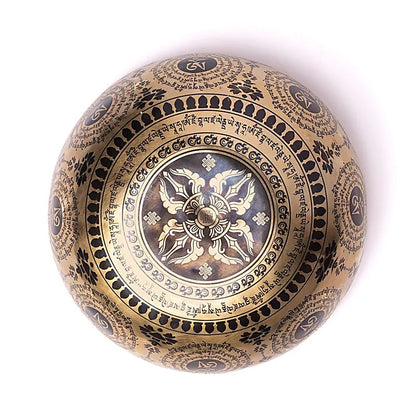 Bowl in 7 metals with engraving of the 'Flower of Life', size 22/24 centimeters - approximately +/- 1400/1600 grams. Sold with a suitable mallet! Magnificent piece 'handmade' in Nepal!