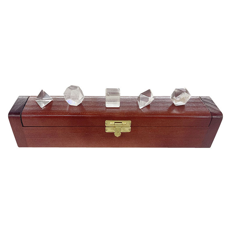 Solides de Platon en cristal de roche. Ø de 1.3 à 1.7 cm - 5 à 7gr. Vendu avec ou sans coffret en bois + disque de sélénite en option !