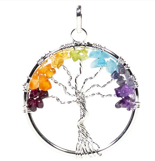 Arbre de vie '7 chakras', symbole universel de force, d’ancrage et de croissance spirituelle, pendentif en laiton doré ou argenté, de 40 millimètres de diamètre. Livré avec cordon coulissant, prêt à porté ou à offrir, parfait !