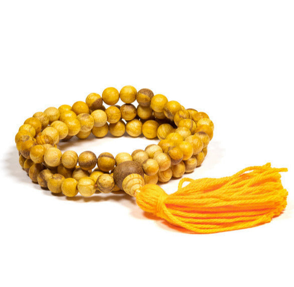 Mala en Palo Santo (bois aromatique), avec 108 perles de 8/9 millimètres, y compris la perle Guru.  Fabriqué à partir de Palo Santo du Pérou cultivé de manière durable (certifié SERFOR) !