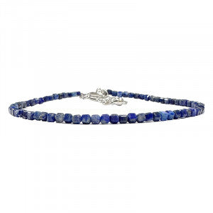 Lapis Lazuli, bracelet de 17 à 21cm ou en collier de 42cm. Perles de type 'carré/ cube' de 2/3 millimètres, montées sur fil élastique ou fil d'acier de haute résistance !