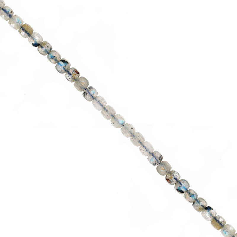 Labradorite ! Perles carrées de 2 millimètres. Vendu en fil de perles de 40 cm, en bracelet de 17 à 21 cm, ou en collier de 45. Qualité AA à AAA !