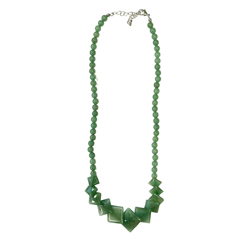 Aventurine, collier de 50 centimètres. Perles rondes avec panoramique en plaquette carrée, sur fil d'acier de haute résistance !