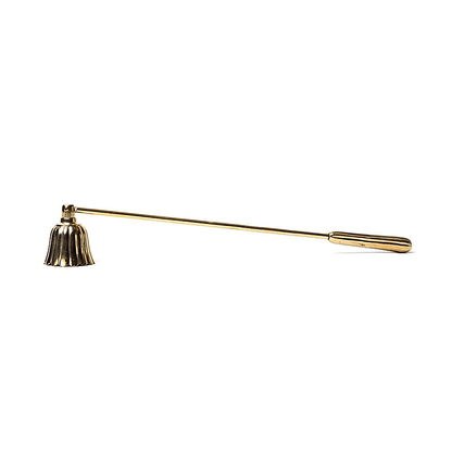 Éteignoir de bougie classique au design élégant. 2 modèles au choix de 25 et 28 cm - 120 grammes. Tenez la cloche au dessus de la flamme, le manque d'oxygène éteint la flamme d'elle-même. Avec manche extra long !