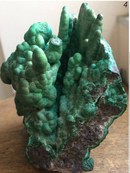 Malachite, superbe spécimen de taille XL de 723 grammes - 105mm x 100 x 75. Parfait pour une collection, exposition ou la bijouterie !
