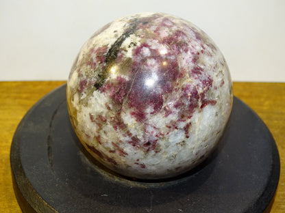 Sphère en Tourmaline Rubellite, pièce unique de 70 millimètres - 470 grammes. Pierre d'ancrage puissante, parfait ...!