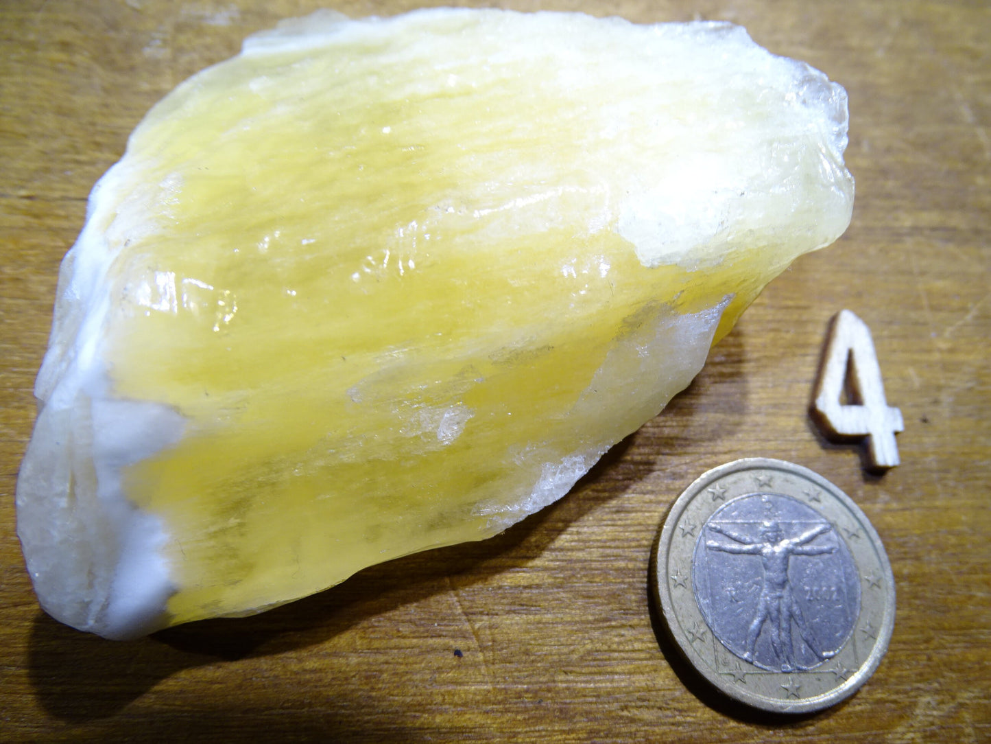 Calcite Orange, pièces naturelles brutes au choix de 50 x 40 x 40mm - 35/40 gr. environ !