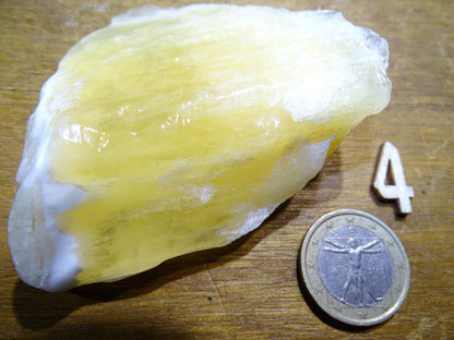 Calcite Orange, pièces naturelles brutes au choix de 50 x 40 x 40mm - 35/40 gr. environ !