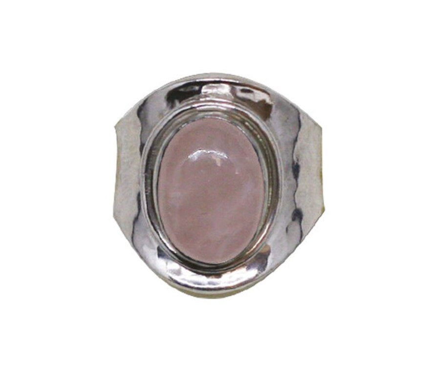 Bague en quartz rose, faîte en Argent 0.925. Superbe pierre au rose cristallin ! Taille réglable !