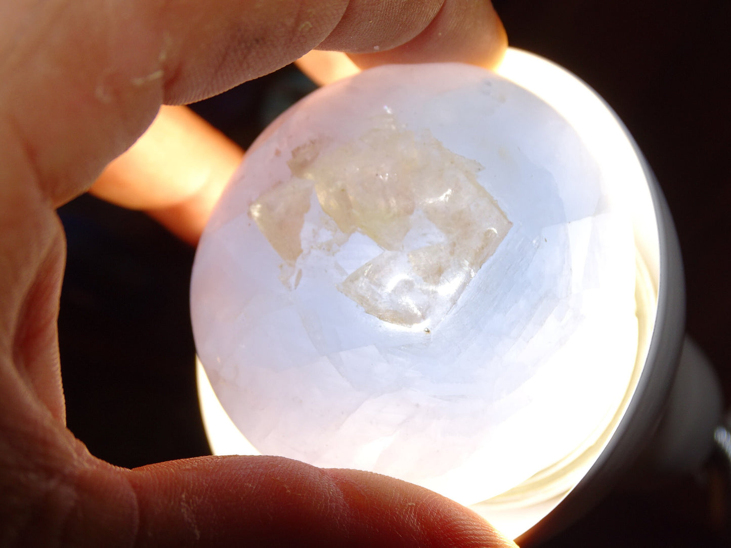 Calcite bleue, spécimens de galets XL au choix, de 50 x 40 x 30mm - 35 à 50 gr. environ !