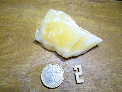 Calcite Orange, pièces naturelles brutes au choix de 50 x 40 x 40mm - 35/40 gr. environ !