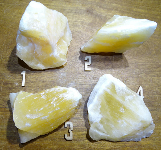 Calcite Orange, pièces naturelles brutes au choix de 50 x 40 x 40mm - 35/40 gr. environ !