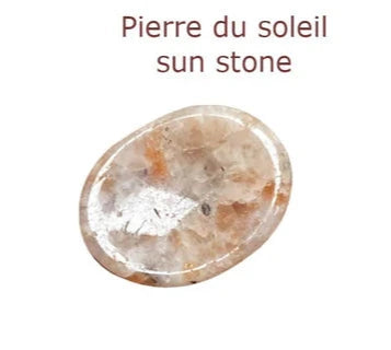 Sélection de galets/ pierres plates au choix ou en lot de 12, avec 1 face incurvée pour le pouce, parfait pour les massages, de 4x3x1 cm environ. Très belle qualité !