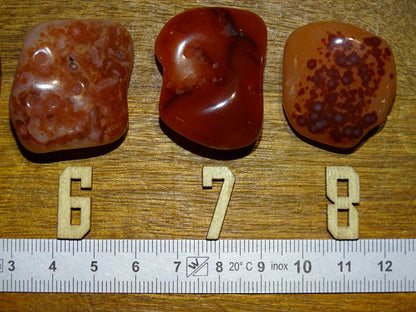 Cornaline, pierres roulées (polie), modèles au choix de 30 x 30 x 20 millimètres - de 15 à 20 grammes !