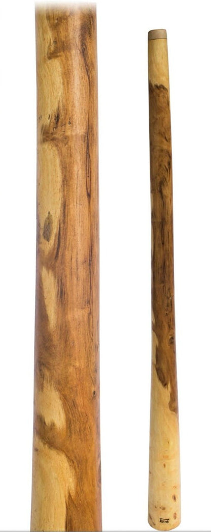 Eucalyptus wood didgeridoo, available in two sizes: 1.50 m or 1.73 m - 2.50 and 3.10 kg. Tuning options, incredible mid-bass sounds, and a gig bag included!