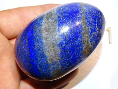 Sélection d'oeufs en Lapis lazuli de 4,3 à 7,5 centimètres de diamètre. Très belle qualité, parfait pour la lithothérapie, collection, exposition... !
