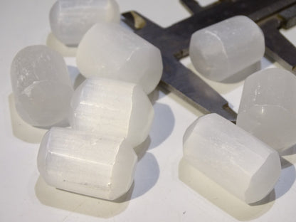 Sélénite - Cylindre de 30 à 40 x 20 x 20mm, parfait pour le format 'poche' !