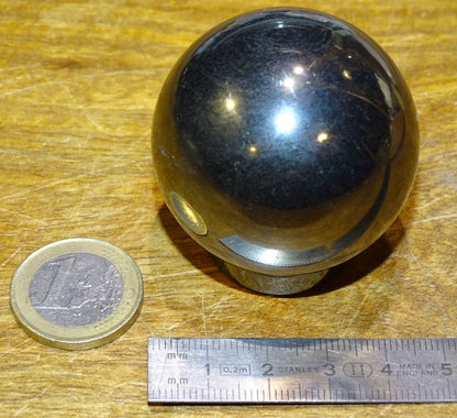 Sphère en Hématite, d'environ 40 millimètres - 240 grammes. Parfait pour la lithothérapie, collection, exposition...