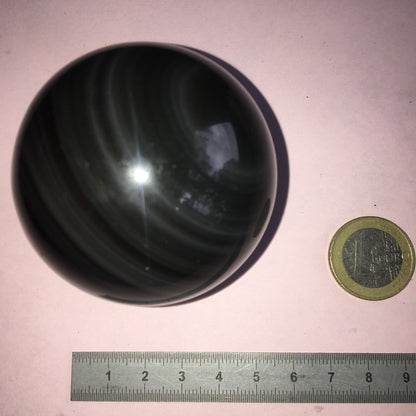 Sphère en Obsidienne 'Oeil Céleste', pièce unique de 65 millimètres - 232 grammes. La pierre des Mayas, hypnotisant et envoûtant ! Parfait pour la lithothérapie, collection, exposition...!