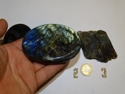 Labradorite, 2 pierres plates XL, modèles au choix, environ 100 x 65 x 23 mm - 225 grammes environ + 1 morceau brut 1 face polie. Très belle qualité, des reflets hologramme incroyable !