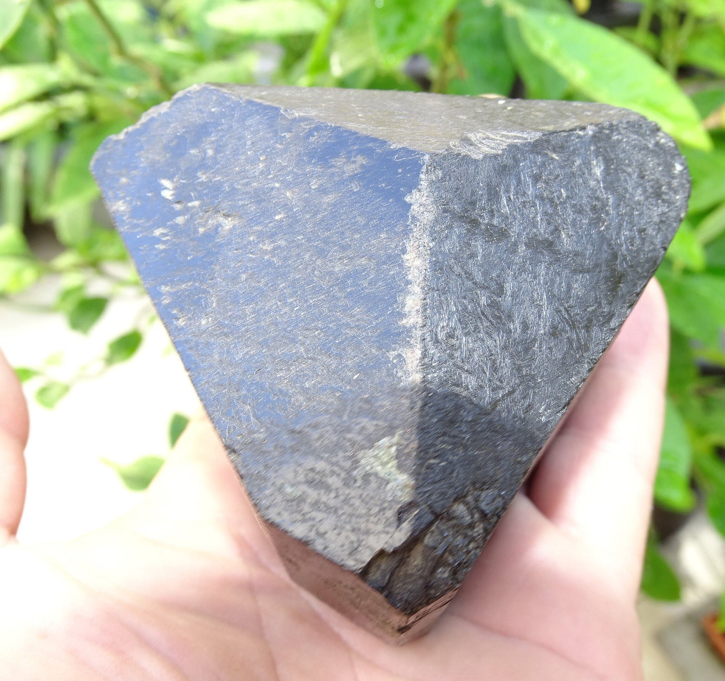 Black tourmaline, natural 3-sided specimen measuring 80 x 65 x 70 mm - 555 grams. A very beautiful and unique piece! 