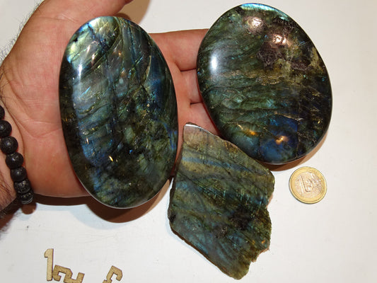 Labradorite, 2 pierres plates XL, modèles au choix, environ 100 x 65 x 23 mm - 225 grammes environ + 1 morceau brut 1 face polie. Très belle qualité, des reflets hologramme incroyable !