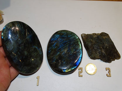 Labradorite, 2 pierres plates XL, modèles au choix, environ 100 x 65 x 23 mm - 225 grammes environ + 1 morceau brut 1 face polie. Très belle qualité, des reflets hologramme incroyable !