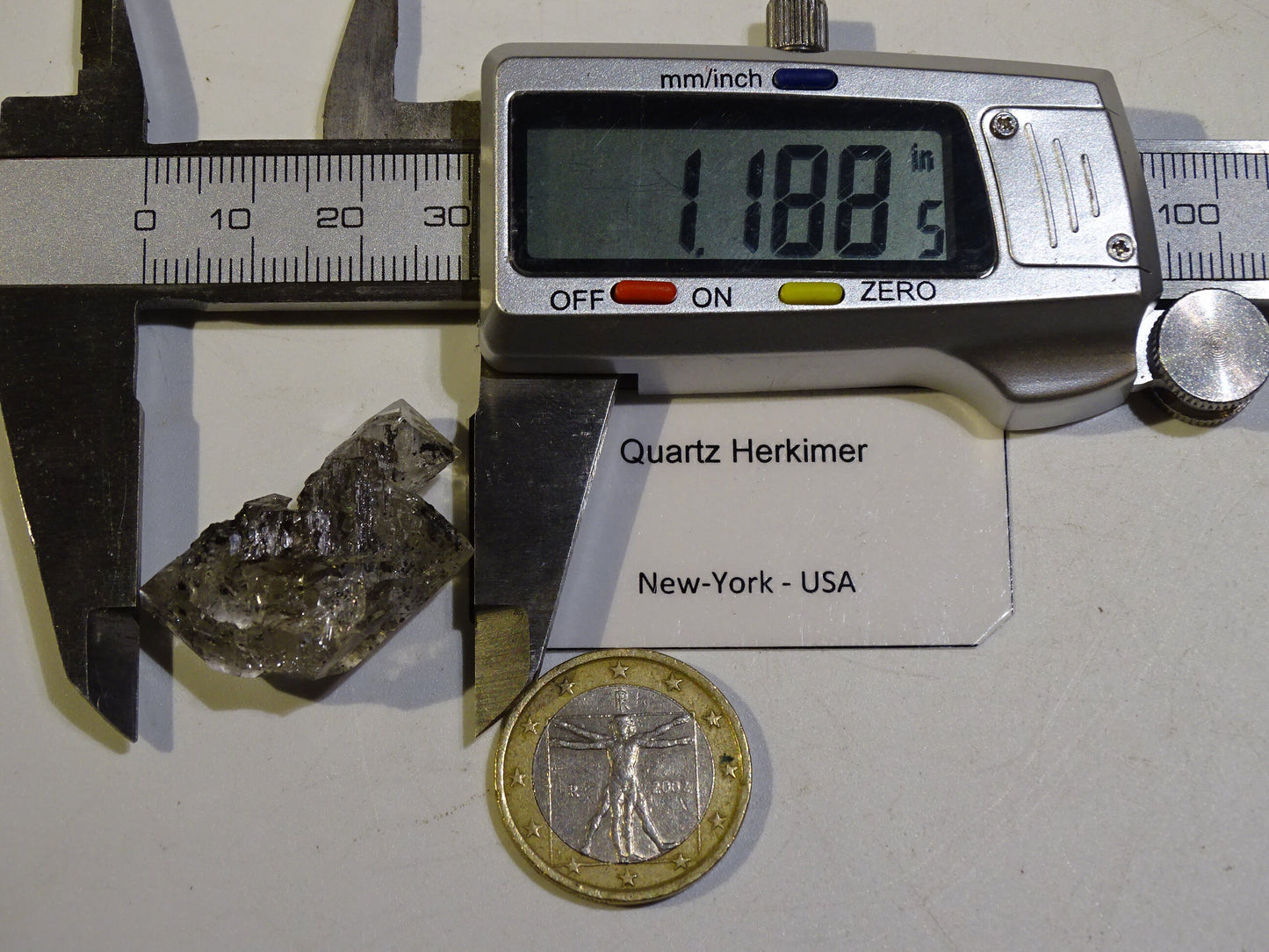 Cristal de roche/ Quartz Herkimer, pièce brute et naturelle, de 30mm x26 x14 - 8,3 grammes. Parfait en collection, exposition, lapidage..., spécimen brut de 32mm x21 x20 - 18 grammes. Parfait en collection, exposition, lapidage...