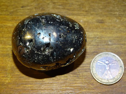 Sélection d'oeufs en pyrite et chalcopyrite, de 45 à 146 grammes, de 30 à 47 millimètres de diamètre. Très belle qualité, parfait pour la lithothérapie, collection, exposition...!