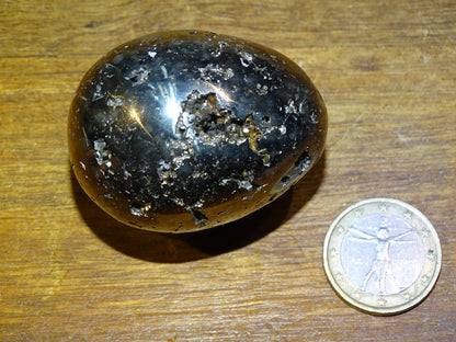 Sélection d'oeufs en pyrite et chalcopyrite, de 45 à 146 grammes, de 30 à 47 millimètres de diamètre. Très belle qualité, parfait pour la lithothérapie, collection, exposition...!