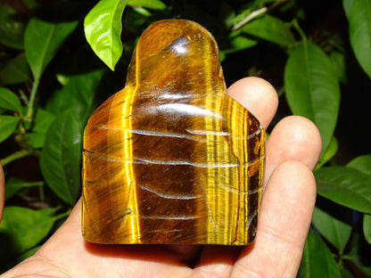 Bouddha rieur en pierre d'oeil de tigre, fait main. 70 millimètres de hauteur x 55 x 30 - Superbe petite pièce !