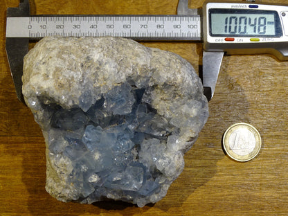 Célestite/ Célestine ou Quartz Bleu, géode de 817 grammes, 105 x 95 x 60 millimètres. Superbe qualité, parfait pour vos collections, expositions...