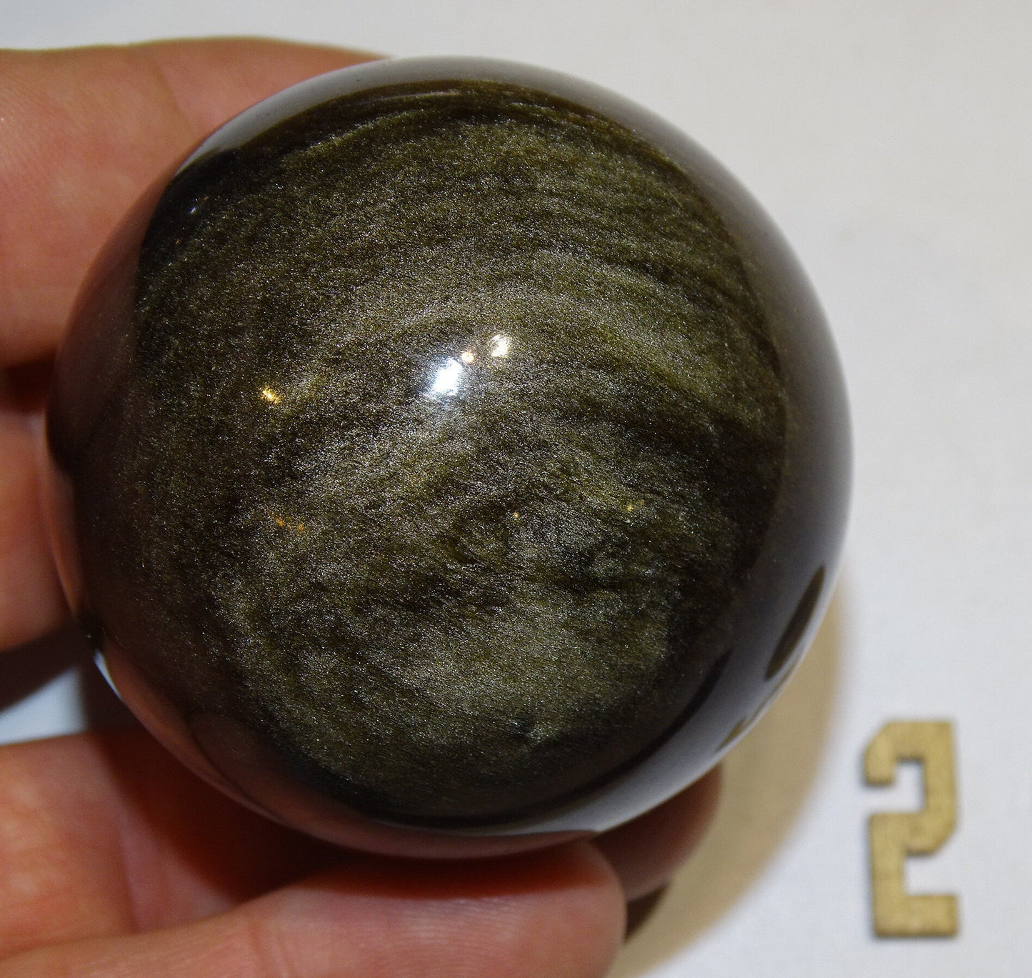 Sélection de 2 sphères en Obsidienne doré, de 53 et 56  millimètres - 130 et 160 grammes. Une pierre naturellement belle ! Parfait pour la lithothérapie, collection, exposition...!