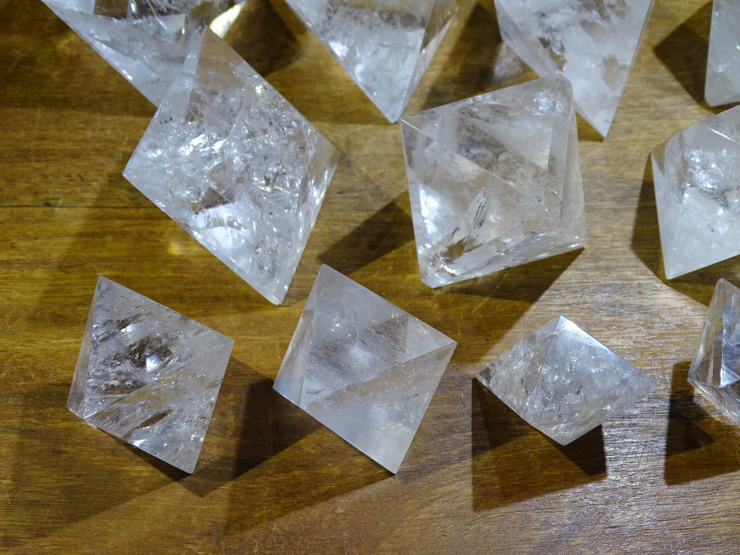 Rock crystal octahedron, one of the 5 Solids/Platonic Solids, size S to XL, sold individually. Piece dimensions: approximately 1.5 to 6 cm. Grade A to AAA! Perfect for studying sacred geometry and its applications! 