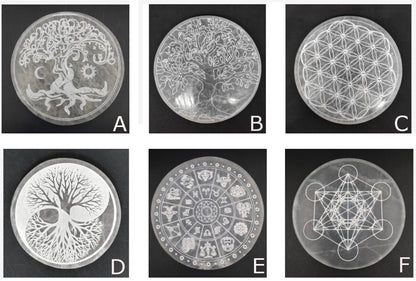 Disques/ Plateaux en Sélénite avec Arbre ou fleur de Vie / Yin Yang / Horoscope/ Métatron. 2 tailles au choix : 10 ou 15 cm. Parfait pour recharger les minéraux, en décoration...