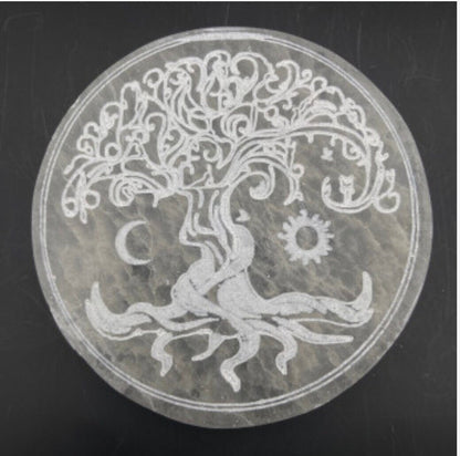 Disques/ Plateaux en Sélénite avec Arbre ou fleur de Vie / Yin Yang / Horoscope/ Métatron. 2 tailles au choix : 10 ou 15 cm. Parfait pour recharger les minéraux, en décoration...