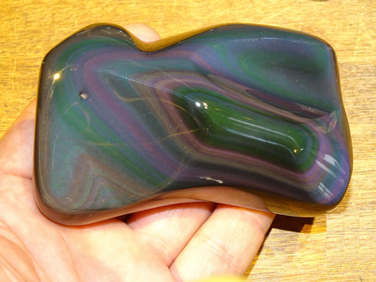 Obsidienne Oeil céleste, de 92x57x30mm - 263,8 grammes. Très belle qualité, des couleurs incroyables, rare !