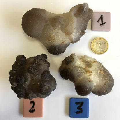 Agate Calcédoine 'Chihuahua', superbes pièces de 70 x 70 x 50 mm en moyenne - 50 grammes environ. Des formes uniques et rare !