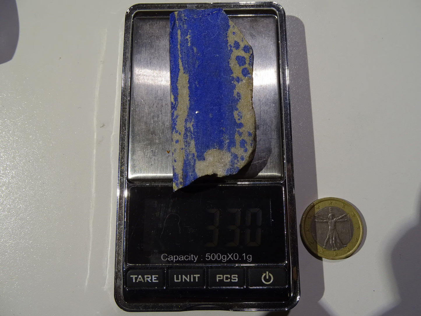 Lapis lazuli, tranche brute et natruelle de 65 x 30 x 9 mm - 33 grammes. Un bleu envoûtant et fascinant, pierre des pharaons !