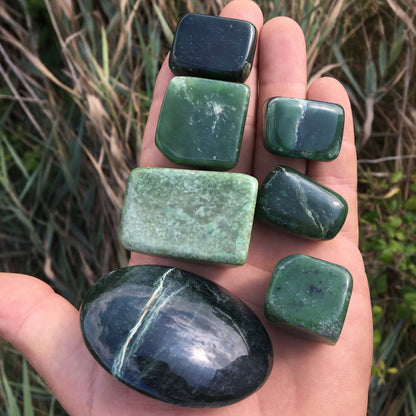 Jade néphrite - Spécimens divers au choix de 10 à 60 grammes, superbe qualité !