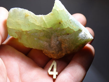 Jade néphrite - Spécimens bruts au choix de 60 à 30 x 50 x 20mm en moyenne - 30 à 50 grammes !