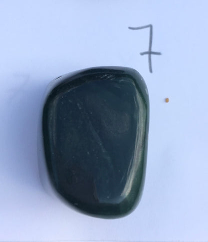 Jade néphrite - Spécimens divers au choix de 10 à 60 grammes, superbe qualité !