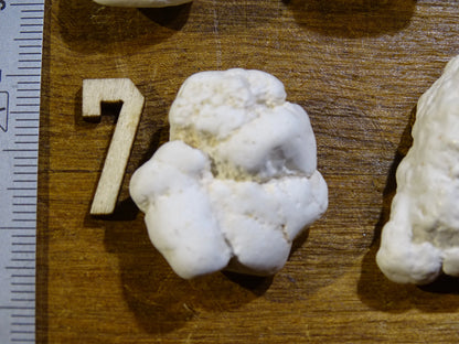 Howlite blanche - Spécimens bruts au choix de 30 à 20 x 15mm - 10 à 15 grammes !