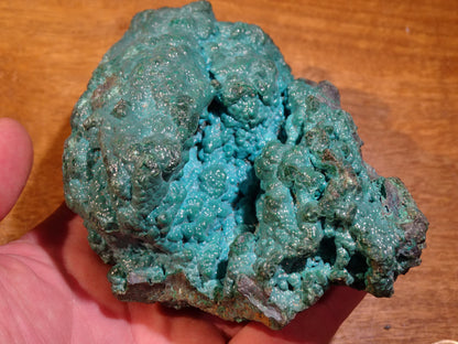 Chrysocolle, superbe spécimen brut de 110 x 90 x 80 - 245 grammes !
