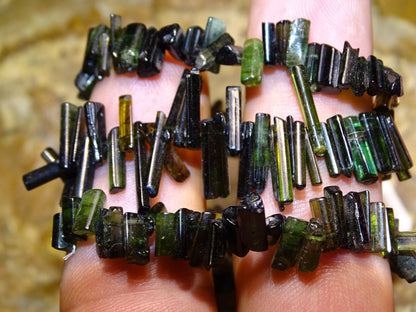 Bijoux d'exception, superbe collier en perle naturelle de tourmaline verte - verdelite, 40 centimètres de longueur, fait sur Argent ! Véritable œuvre d'art, chaque perle est un joyau !