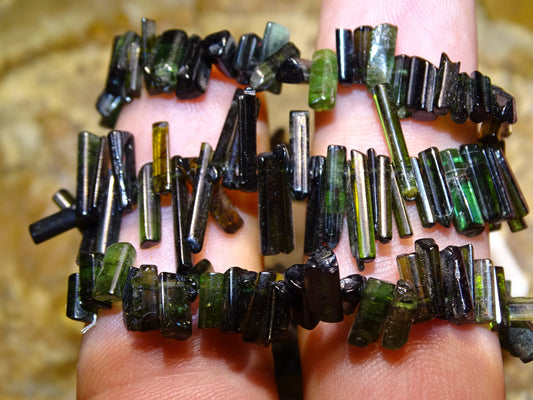 Bijoux d'exception, superbe collier en perle naturelle de tourmaline verte - verdelite, 40 centimètres de longueur, fait sur Argent ! Véritable œuvre d'art, chaque perle est un joyau !