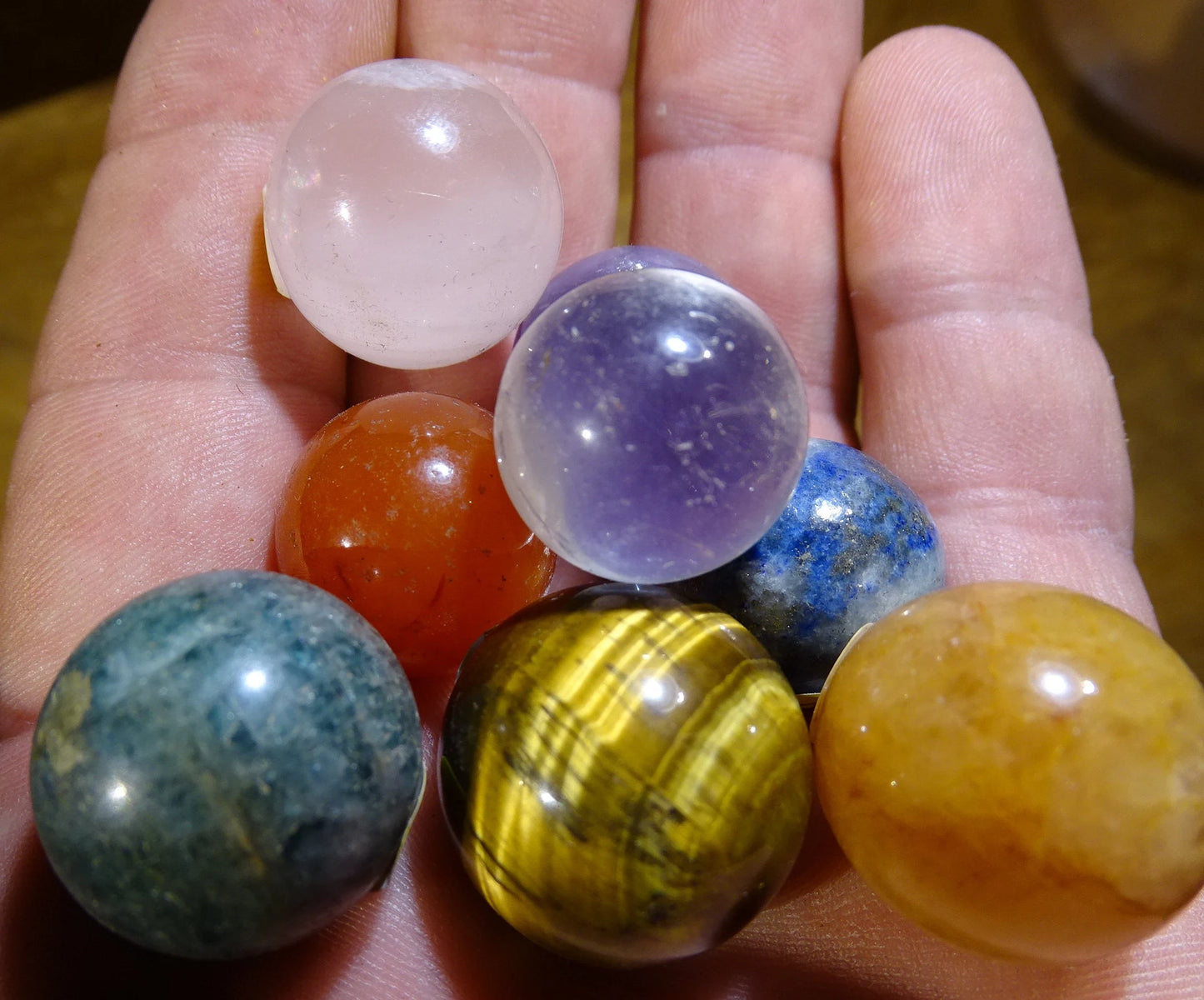 Set of 7 spheres/7 chakras, in 3 centimeter stones, a perfect kit for lithotherapy, collection, exhibition...!